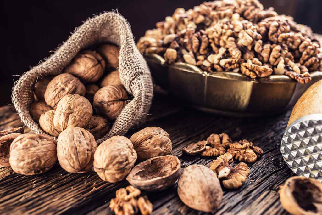 Black Walnuts Nutritional Values And Benefits Nutrition Advance
